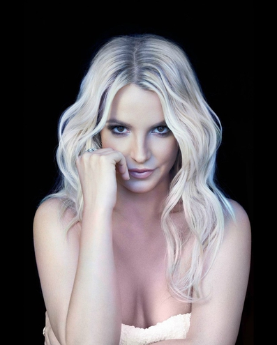 Бритни Спирс продемонстрировала стройную фигуру в пикантном видео