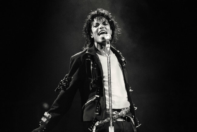 СМИ: останки Майкла Джексона хотят эксгумировать