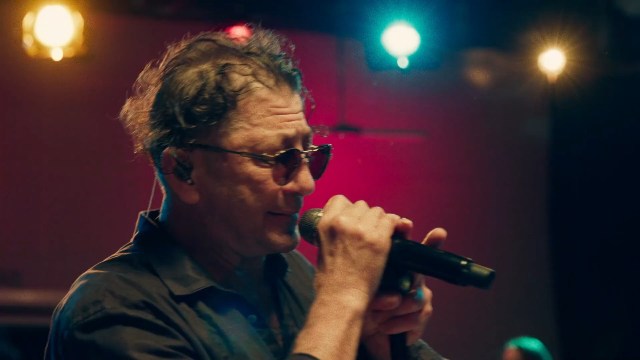 Певец с очками. Лепс 1976. Новый клип лепса. Новый клип лепса. Новый клип лепса.